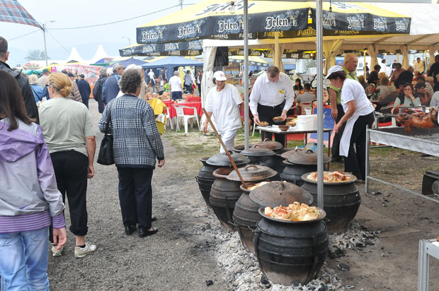 СПОР ОКО АУТОРСТВА: Шта се још кува око купусијаде?